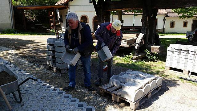 20150429 Mauer hinter der Presse 008