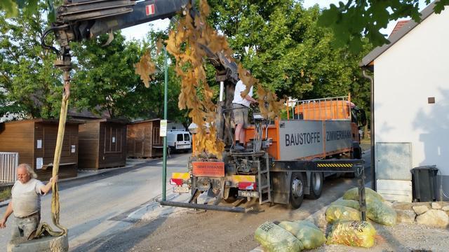 20150616 Weinpresse - Anbringung des Balkens 008