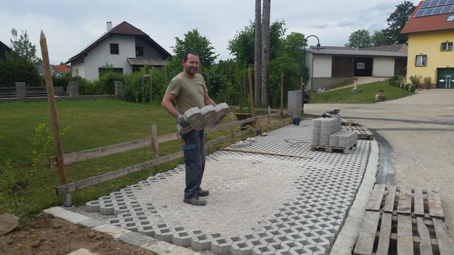 20150622 Pflasterung durch Dorferneuerung 029